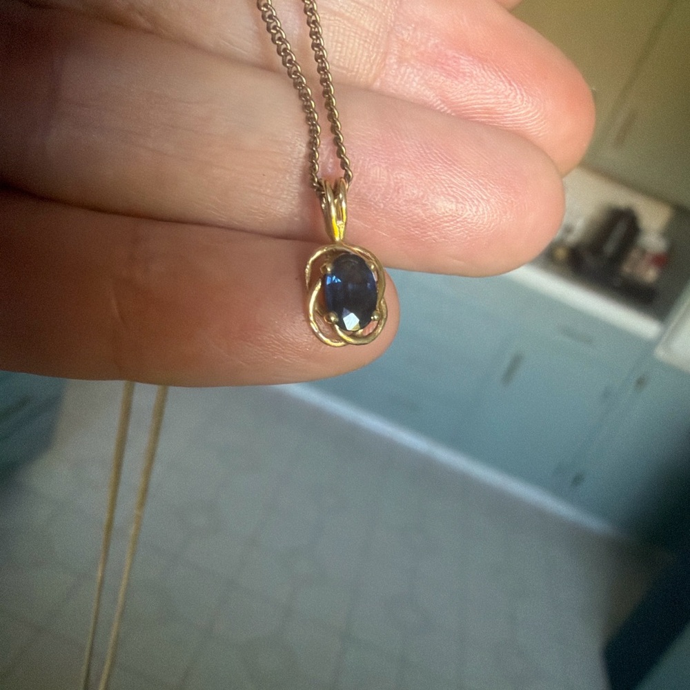 14kt vintage Sapphire-Style Oval Pendant Necklace - 16” 12kt 1/20 GF chain - Picture 3 of 6